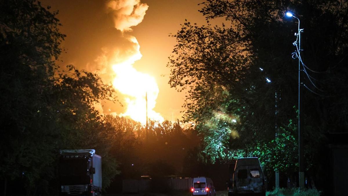 Прилеты ATACMS в Луганске: под удар попала не только нефтебаза, но и "спецполк МВД"