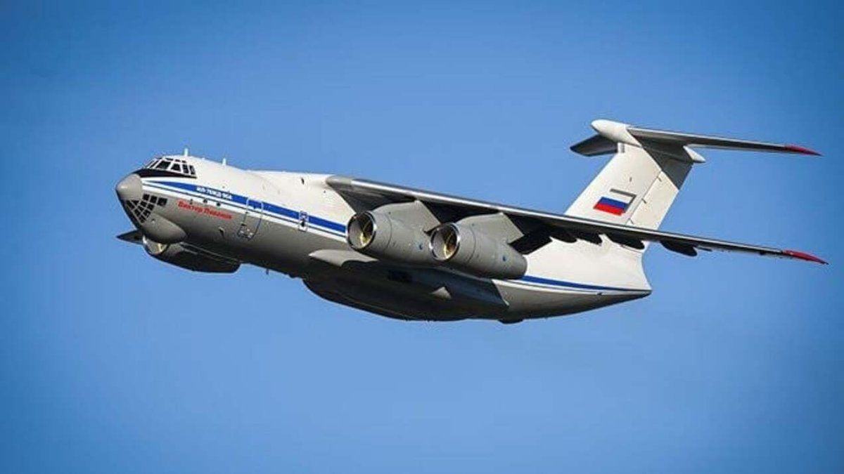 ​Минимум трое погибших: в Рязани разбился российский военный самолет "Ил-76", кадры