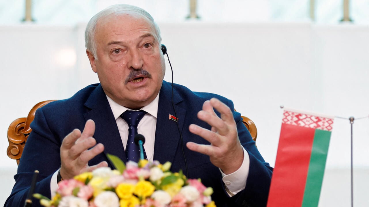 Лукашенко внезапно запросил разговор с Зеленским и пригрозил сценарием, "когда плохо будет всем"
