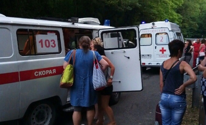 Автобус с жителями "ДНР" разбился в России: много пострадавших - первые фото