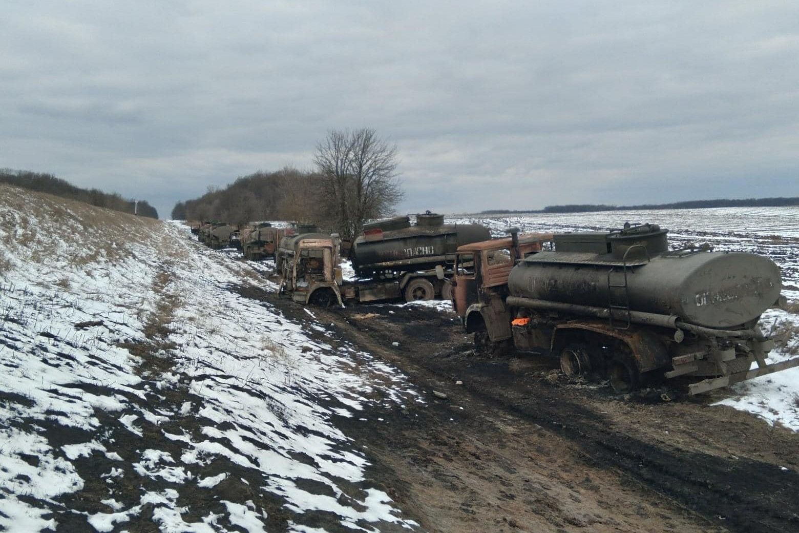 ​“Образцовый разгром”, - ВСУ разгромили колонну снабжения ВС РФ под Сумами, сожжено 10 заправщиков