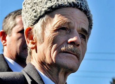 Джемилев: крымчане сейчас жалуются на новую власть в узком кругу, так как боятся