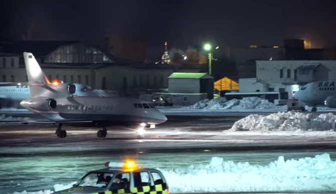 Борт №1: Порошенко и Путин в обход всех запретов открыли небо для VIP-самолета Медведчука