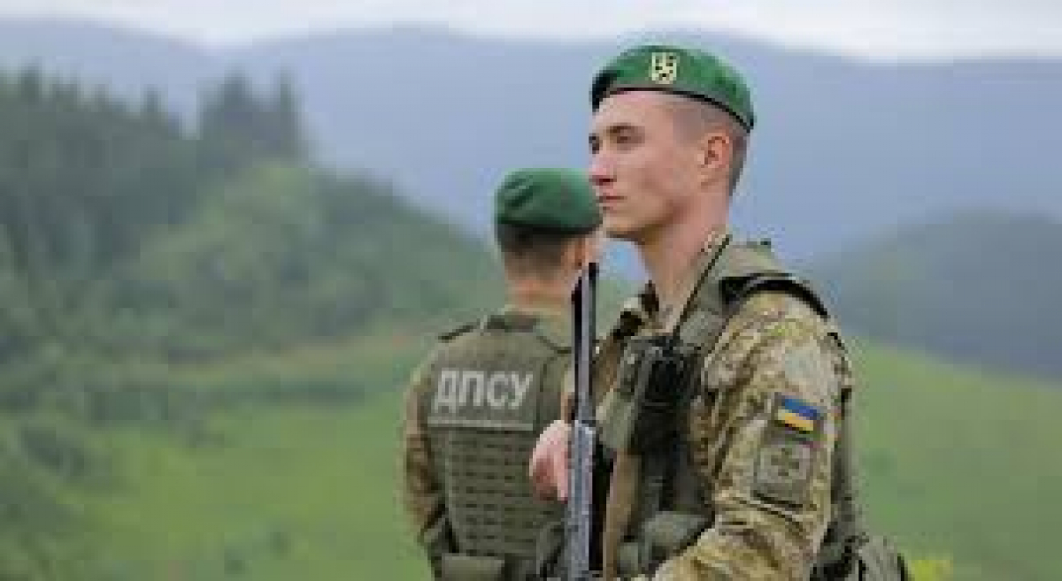 Украинец хотел вывезти из России 200 надгробных табличек