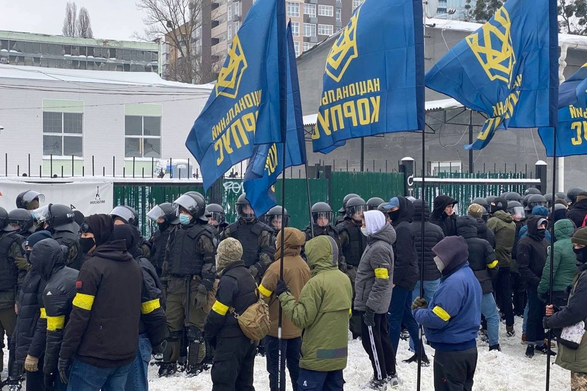 "Нацкорпус" накрыл базу "титушек ОПЗЖ" в Киеве - началась стрельба, на место стягивают полицию