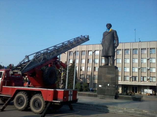 Завтра в Славянске будут решать, сносить ли памятник Ленина