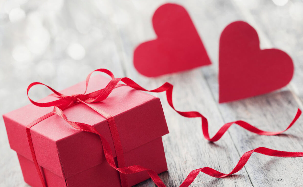 Топ-5 подарков ко Дню Святого Валентина до тысячи гривен