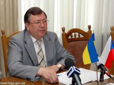 Чиновник разгуливал с 4 миллионами долларов налички в сумке: сегодня арестовали бывшего руководителя Миндоходов Луганщины