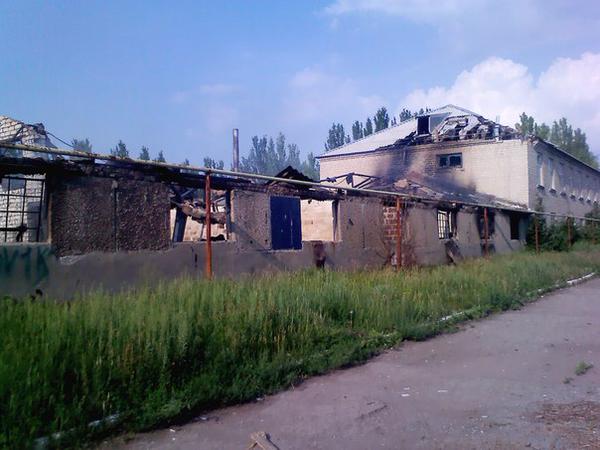 Последствия обстрела больницы в Красногоровке