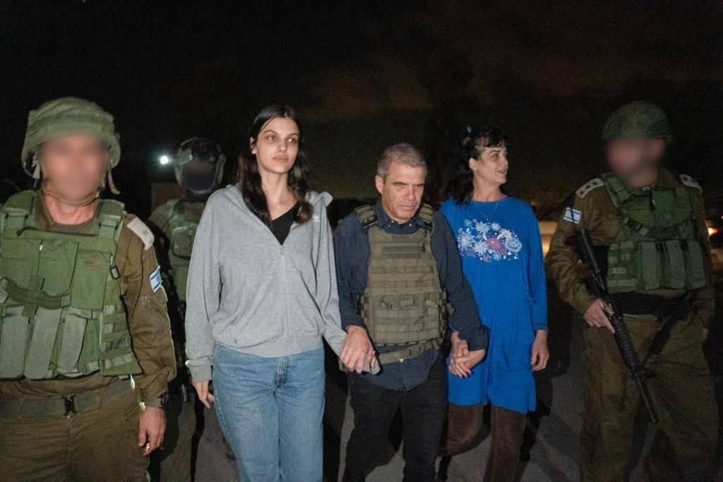 ​ХАМАС освободил первых заложников: мать и дочь из США спасены из плена исламистов