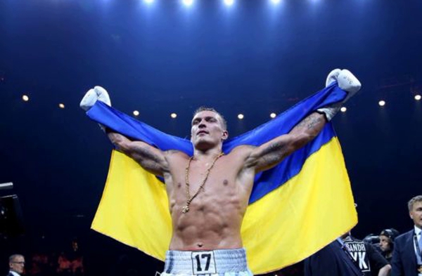 "Фантастическая ночь и фантастическая победа", - Украина восхищена красивой победой Усика над Белью
