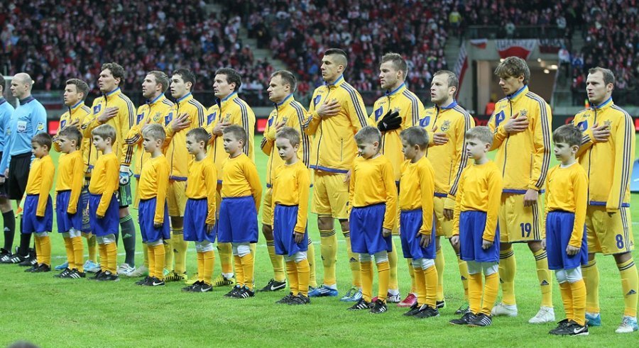 Футбольный патриотизм: украинских футболистов обязали исполнять Гимн Украины перед каждой игрой