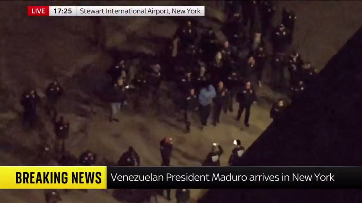 Самолет с Мадуро и его женой приземлился в Нью-Йорке: известно, когда они предстанут перед судом