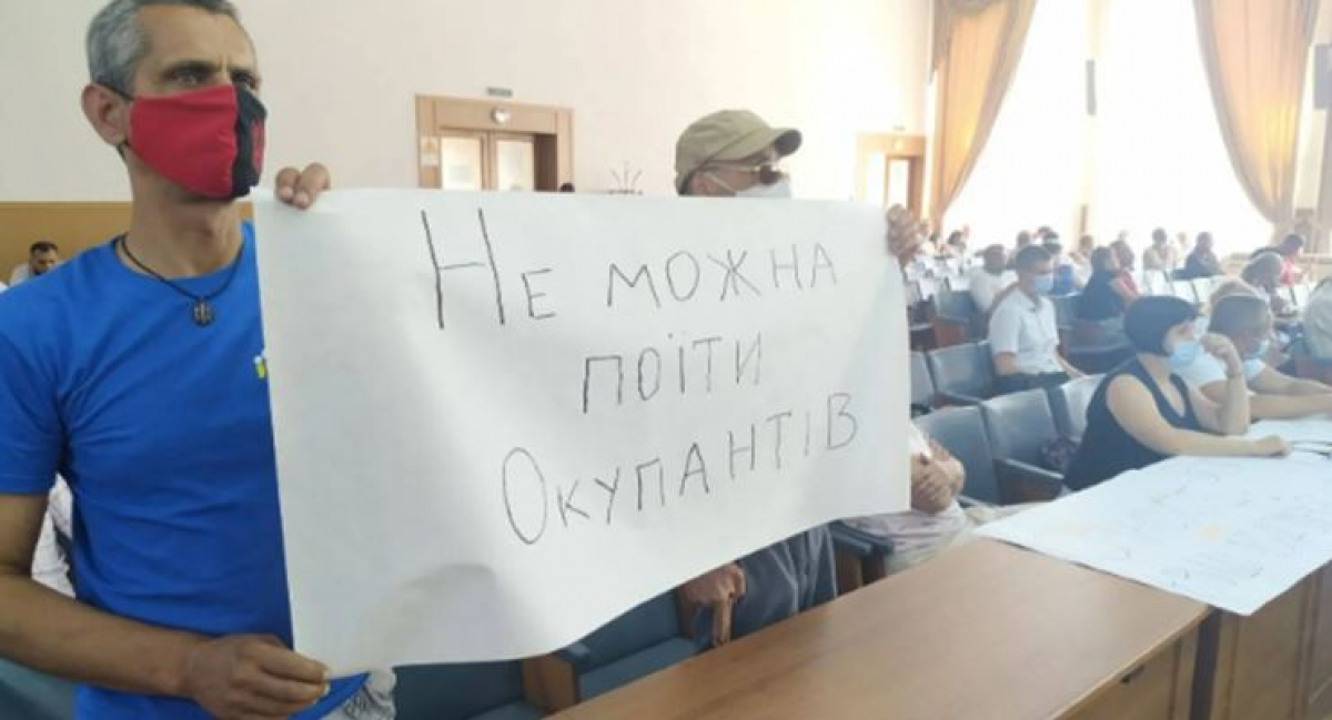 В Херсоне к Зеленскому обратились насчет воды в Крым: "Поить оккупантов недопустимо" 