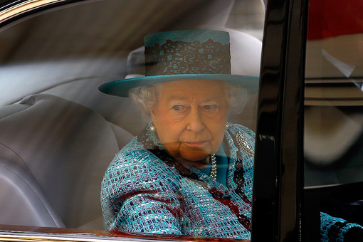 Королева Великобритании обещает референдум