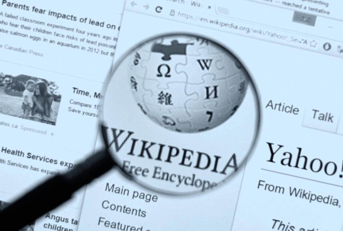 Закрыть "Википедию": Песков требует создание альтернативы