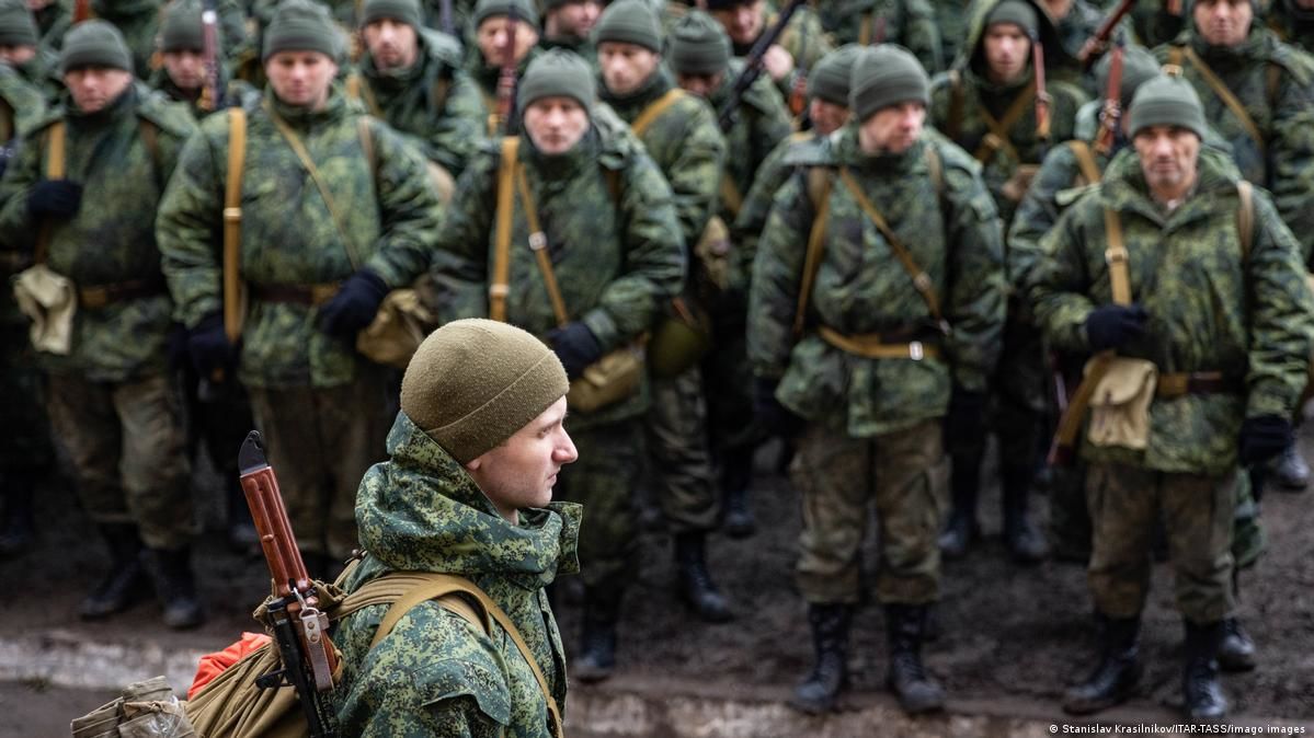 "Я сейчас в**бу, у тебя башка отлетит!" - "мобики" начали нападать на офицеров РФ