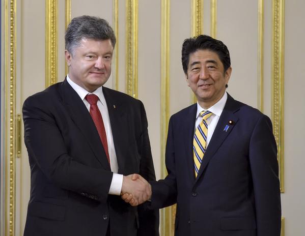 Порошенко: вскоре украинцев ожидает упрощение визового режима с Японией