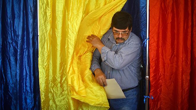 Румынию ждет второй тур президентских выборов