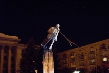 Киев будет поощрять общественные инициативы по очищению страны от памятников советским деятелям