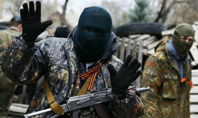 Остаются ради денег, "р*****й мир" никто уже строить не хочет: в Донбассе у боевиков все плохо, разведка сообщила последние подробности