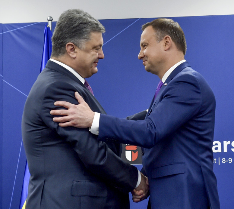 Порошенко сделал очень мощный жест, и теперь отношения Украины и Польши могут выйти на новый и невероятно высокий уровень – Анджей Дуда