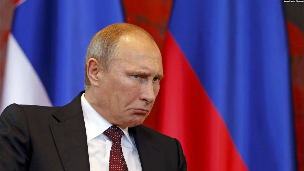 Плачущий Путин на церемонии "вхождения" в состав РФ заставил "Московский комсомолец" п...саться от счастья 