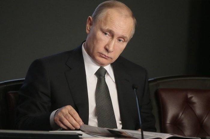 "Эпоха Путина заканчивается: легитимность главы РФ будет падать независимо от того, какие проценты он наберет на выборах", - российский социолог