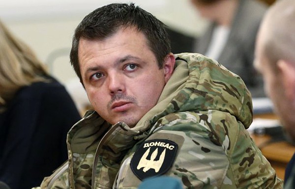 Семенченко обратился к Порошенко с просьбой выравнивания линии фронта в районе Дебальцево