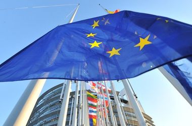 СМИ: Одна из стран-участниц саммита ЕС блокирует введение антироссийских санкций 