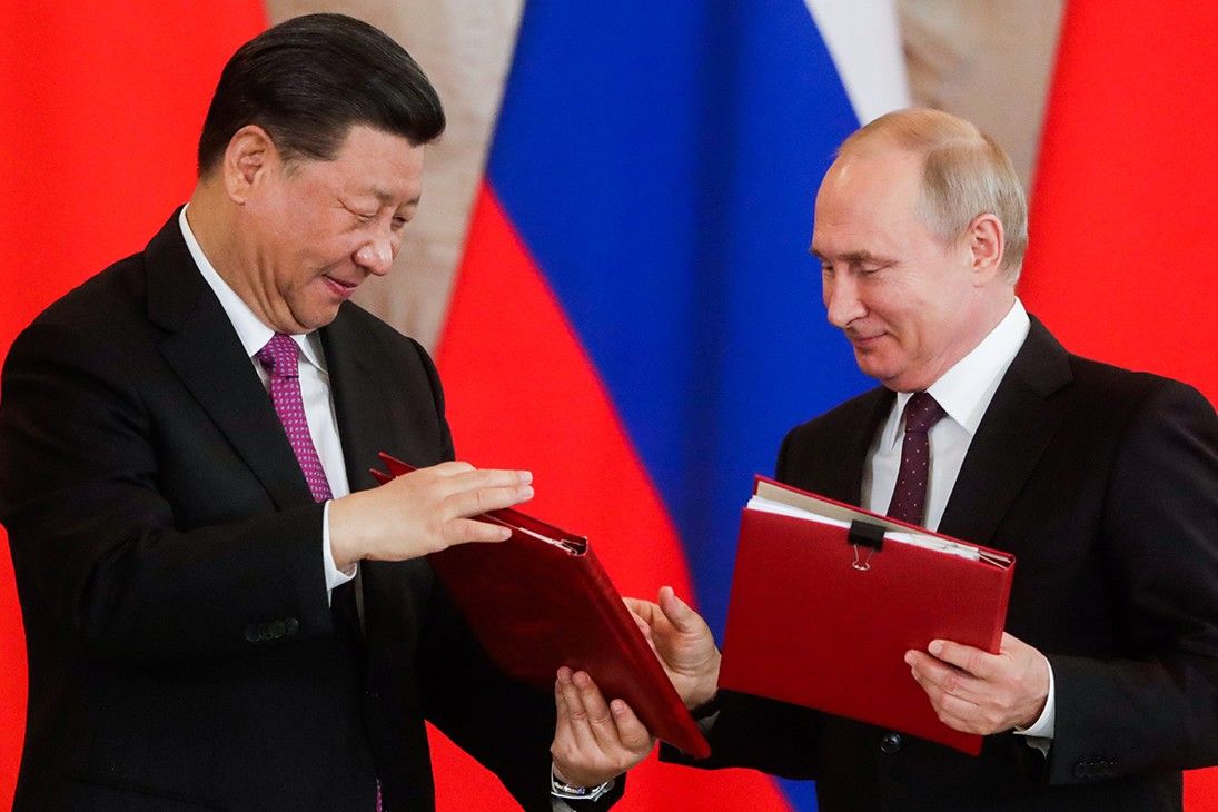 ​"Это скрывают от россиян", - Жданов рассказал, как Путин по-тихому продает РФ Китаю