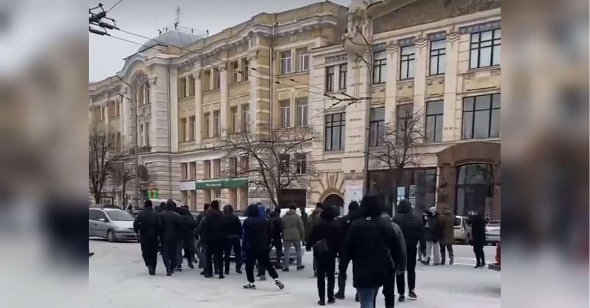 В Харькове произошли столкновения из-за переименования "проспекта Жукова" в третий раз