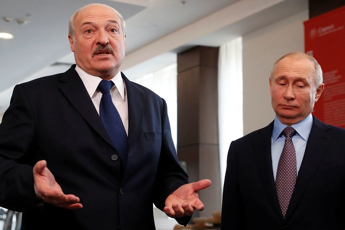 ​СМИ: Кремль ведет переговоры с Лукашенко о переброске войск под Киев и Чернигов