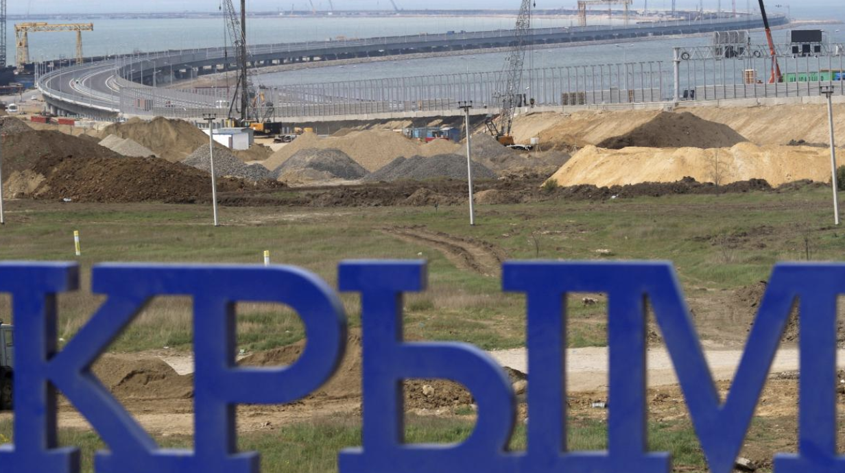 ​Путин указом лишил украинцев недвижимости в Крыму - владельцам дали полгода