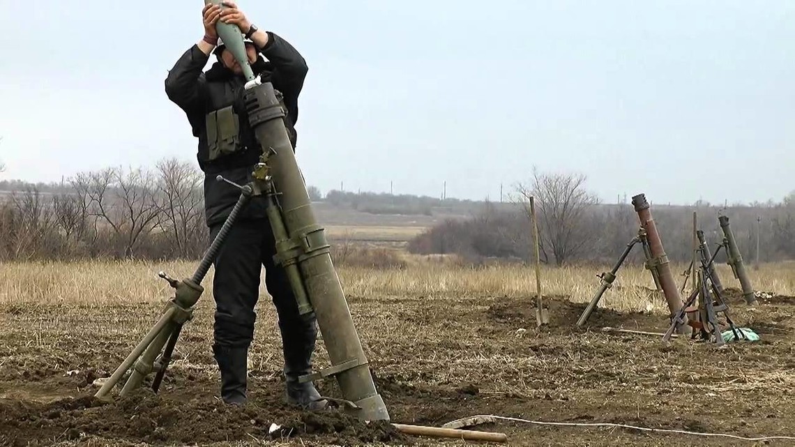 При ночном обстреле Докучаевска ранена мирная жительница, разрушены четыре дома