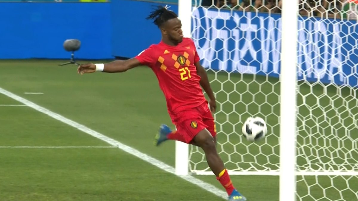 Курьезное празднование гола сборной Бельгии сделало футболиста звездой Интернета – кадры