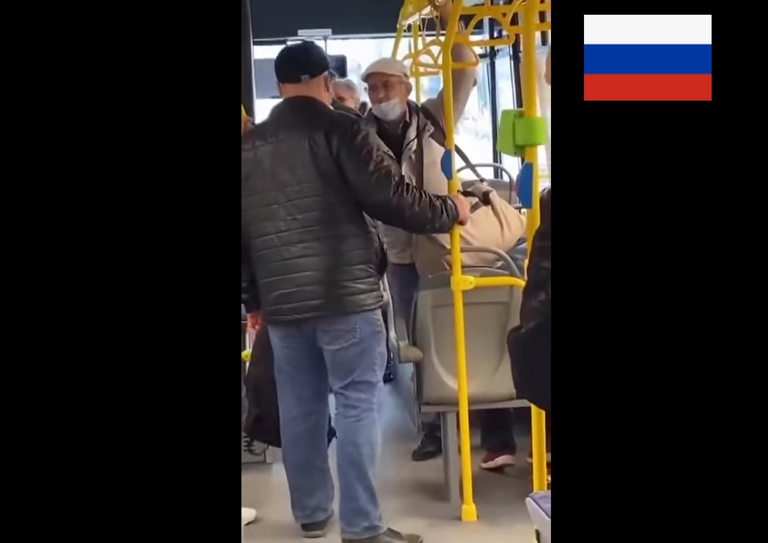 Россиянин набросился на женщину в Крыму после слов о "понаехавших": "Ты в Украине жила? А я в Россию приехал!" 
