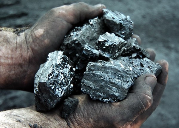 Российский политтехнолог: в Донбассе есть уголь, но он России не нужен
