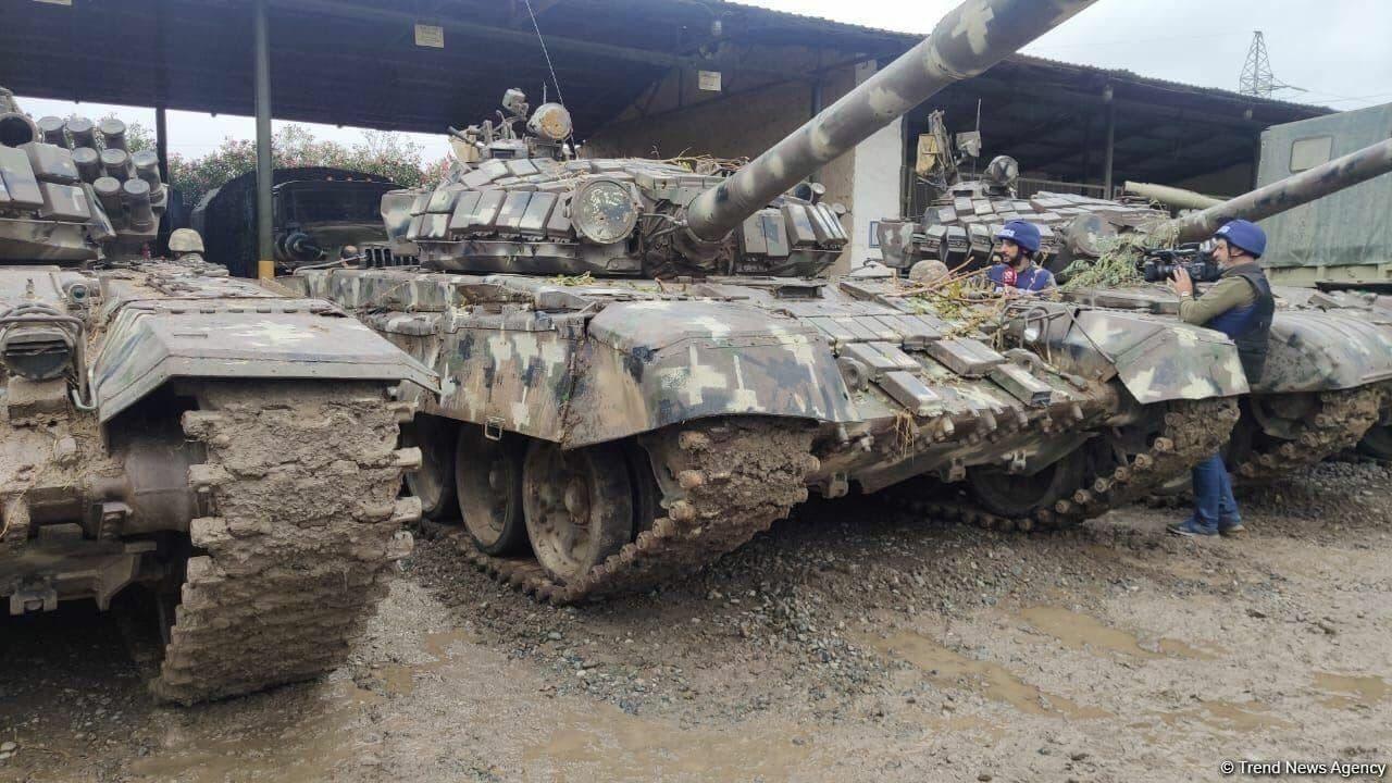 Азербайджан показал танки "Т-72" Армении, захваченные в Карабахе: на них собираются штурмовать позиции армян