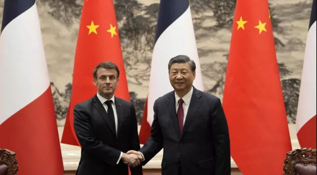 "Китай может пожертвовать мелкой пешкой вроде России", – Несмиян про переговоры Си и Макрона