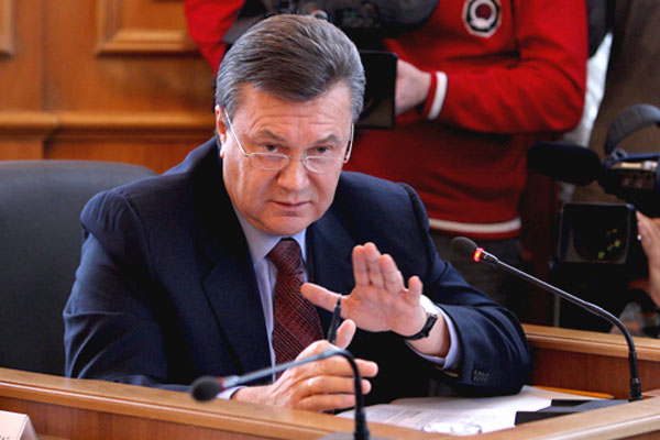 Янукович требует от ЕС признать его легитимным и разморозить счета
