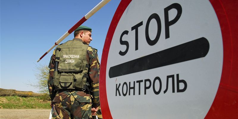 С 8 сентября граждане Украины смогут въехать в Крым только по паспортам