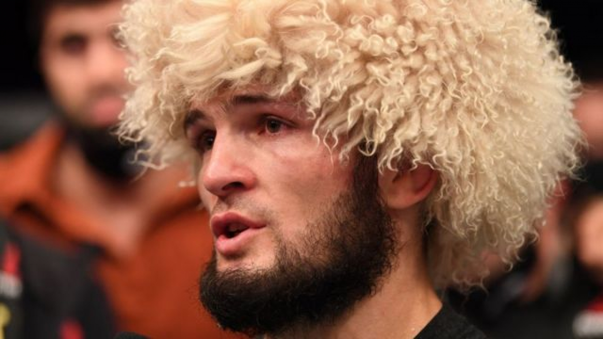 Высказывание чемпиона UFC Нурмагомедова о России возмутило россиян: боец отказался выходить на поединок с российским флагом