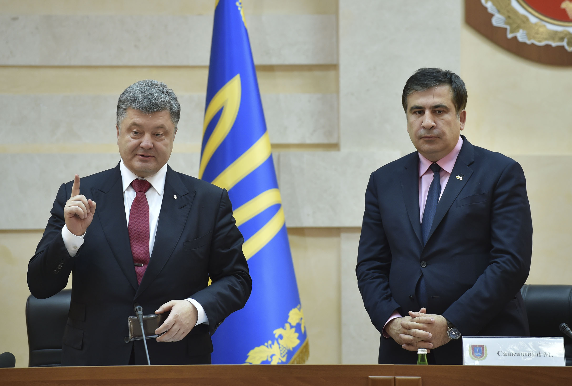 Возможное лишение гражданства Саакашвили: блогер раскрыл интересные детали сегодняшнего скандала