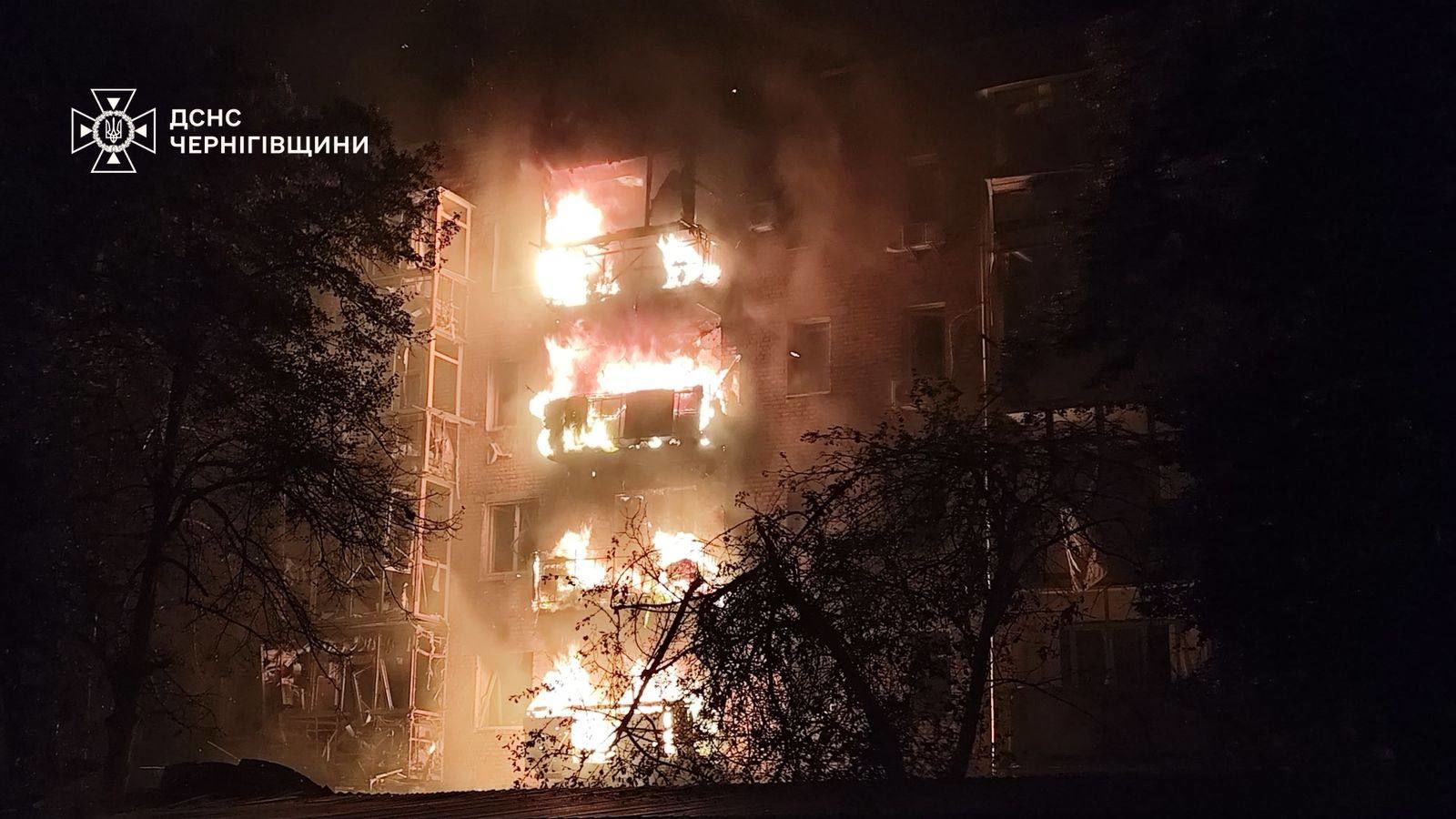 Последствия террора РФ: пожар в многоэтажке Нежина, удары по предприятиям и объектам ДТЭК, есть раненые
