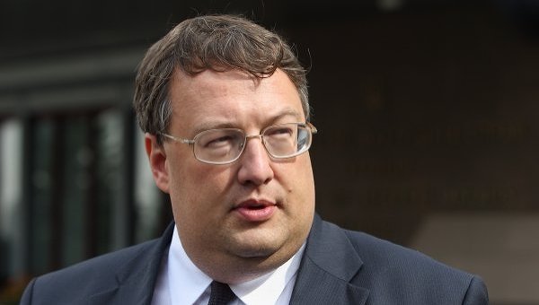 Антон Геращенко: это стадо слуг народа в Раде лишнее - проголосовать могут и 5 человек, как в Израиле