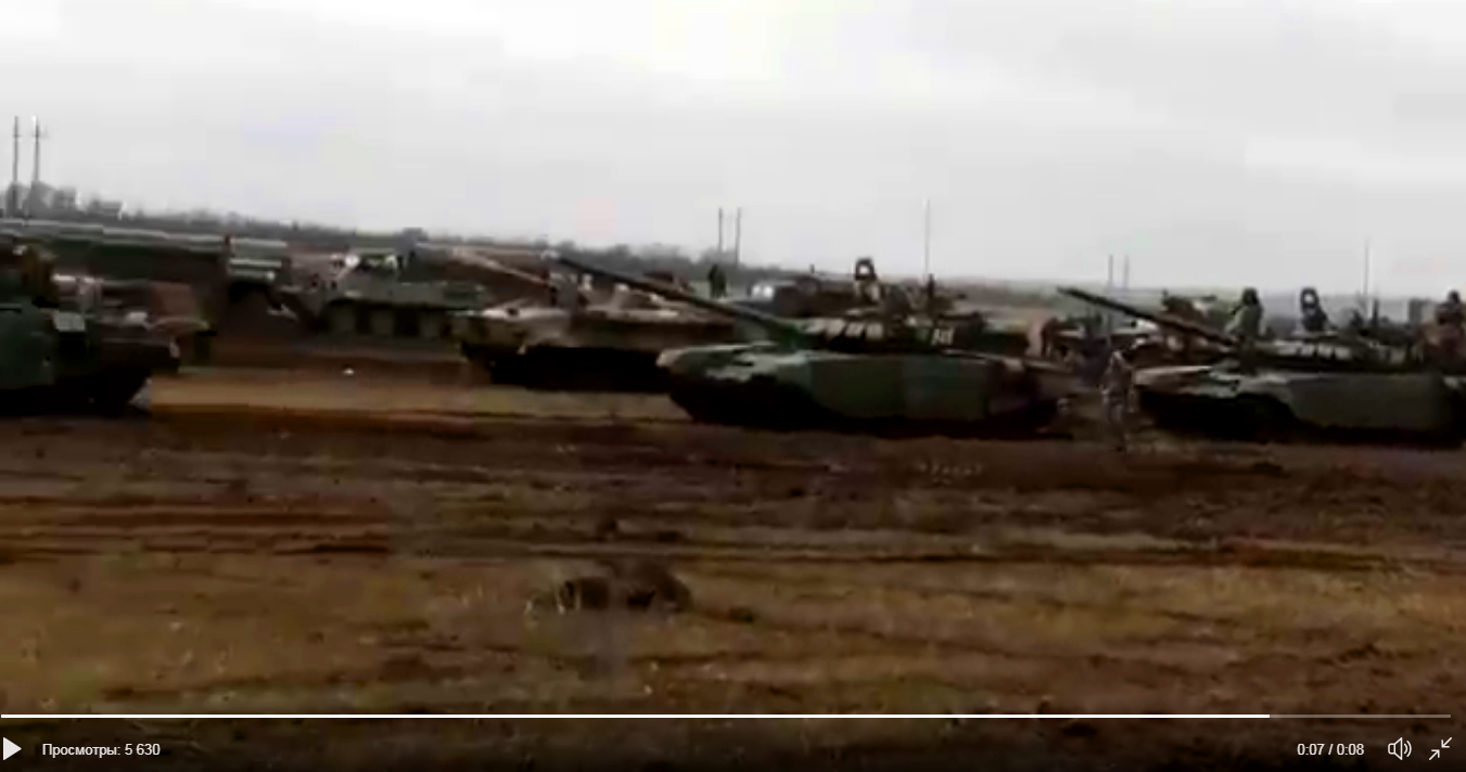 "Выезд по тревоге": в Сеть попали кадры из Ростовской области - тьма российских танков переброшена к границе с Украиной