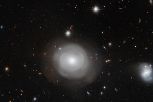 Шокирующие кадры от телескопа "Хаббл" - найден "двойник" Млечного Пути