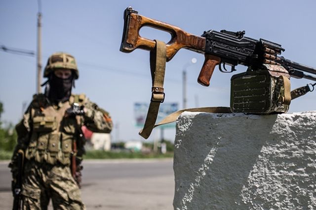 Несмотря на перемирие, в Донецке слышны взрывы и залпы