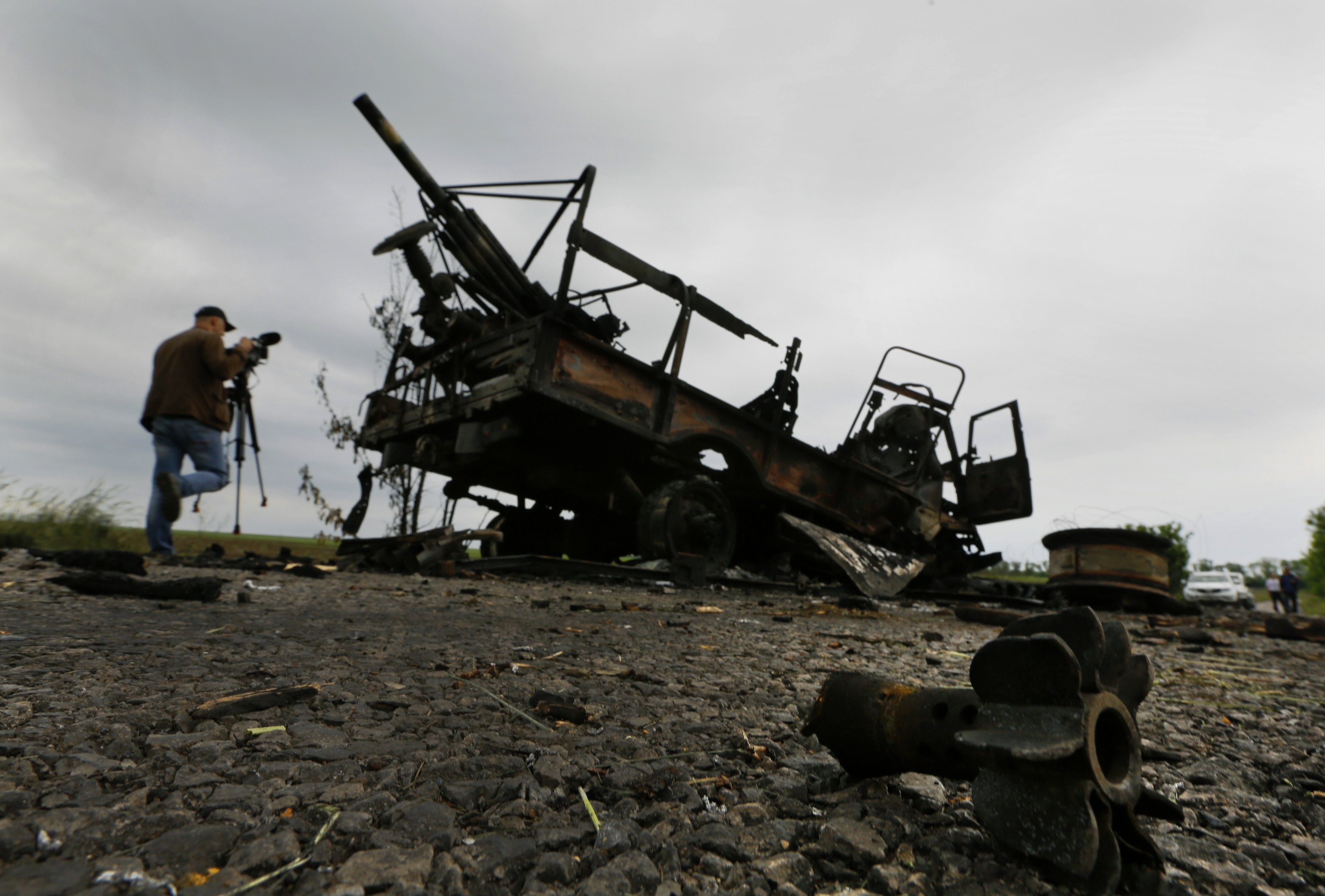 Порошенко: В Донбассе погибли более 8 тысяч украинцев